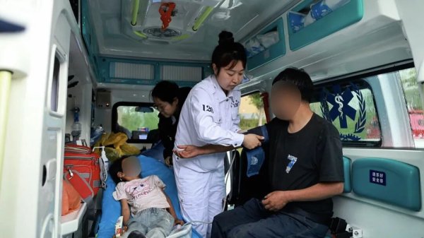 世界杯下單平臺 夫妻帶9歲女兒6歲女兒爬野山，被困4天4夜“